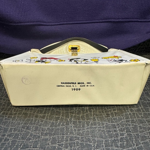 Sold Vintage Hassenfeld Bros Inc. No. 1909 Child’s Purse Vinyl - Picture 7 of 7
